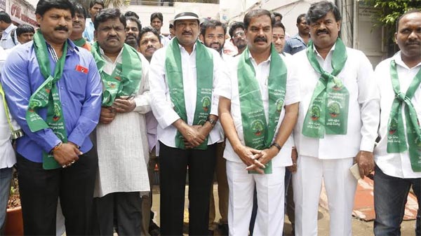 kcr,haritha haram program,kcr,rajendhraprasad  హరితహారంలో అందరు భాగమవ్వండి..!